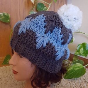 NWOT Frozen Winter hat with pompom,hand made crochet, grey blue white, new